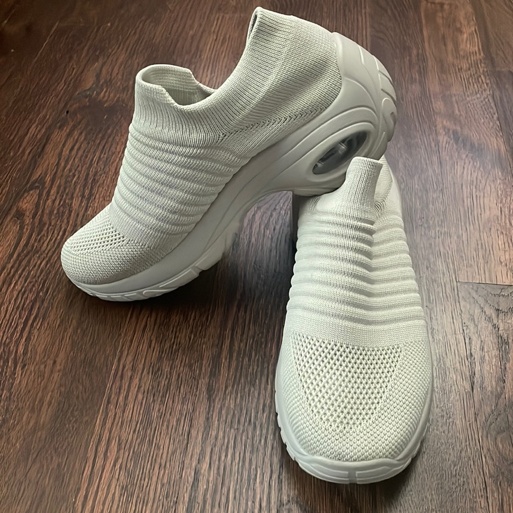 Athletic Shoes with Memory Foam